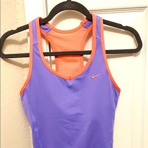 Women’s Nike tank top with built in bra